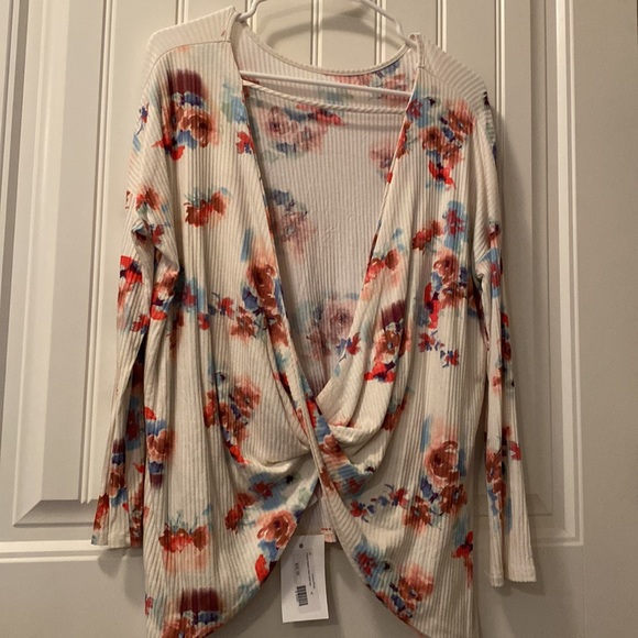 Long sleeve, open back, floral. Ribbed fabric. - Picture 5 of 5